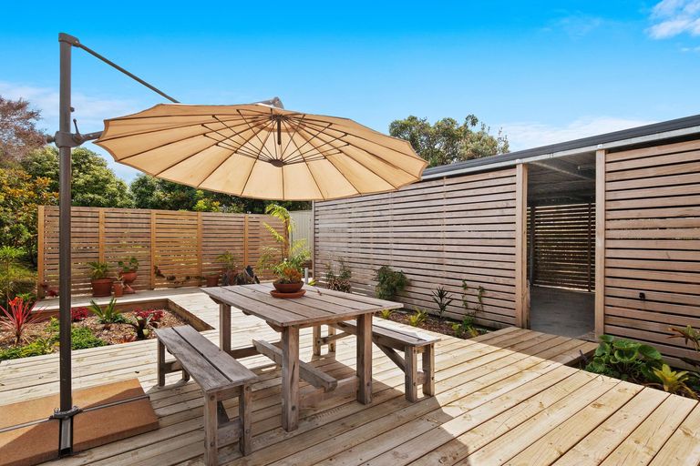 Photo of property in 44 Hillview Road, Waihi Beach, 3611