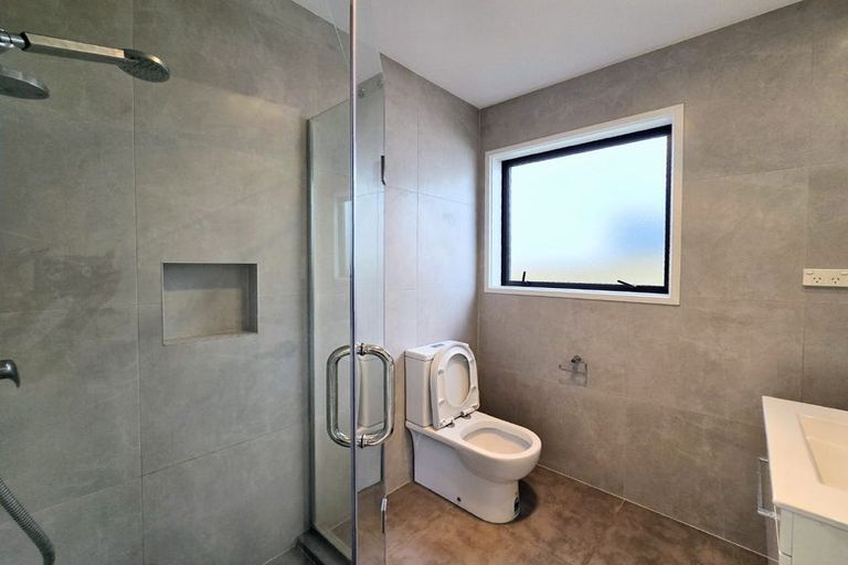 Photo of property in 7b Gulf Crest, Bucklands Beach, Auckland, 2012