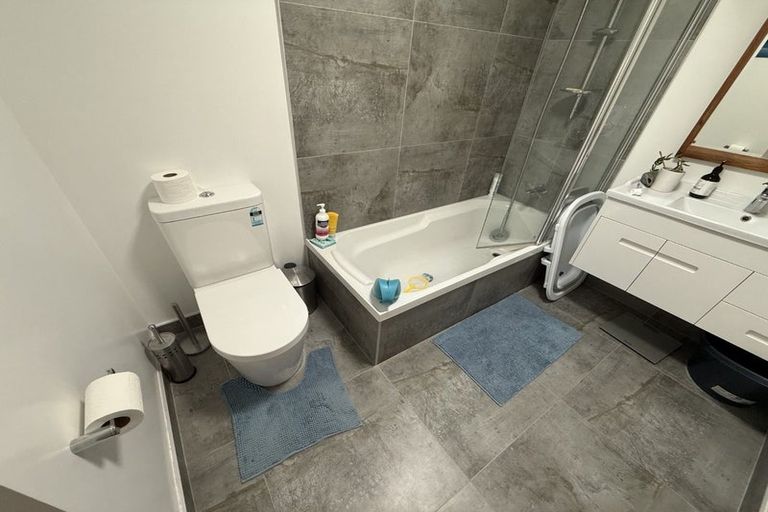 Photo of property in 22a Sylvan Crescent, Te Atatu South, Auckland, 0610