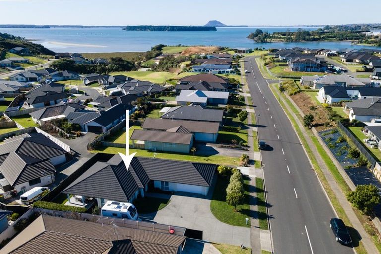 Photo of property in 27 Lynley Park Drive, Omokoroa, 3114