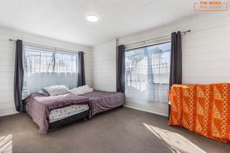 Photo of property in 2/11 Bluewater Place, Wattle Downs, Auckland, 2103