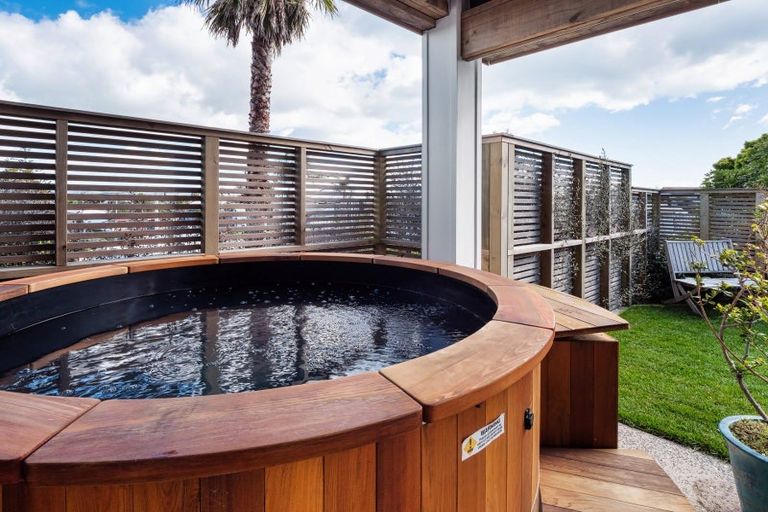 Photo of property in 153 Karewa Parade, Papamoa Beach, Papamoa, 3118