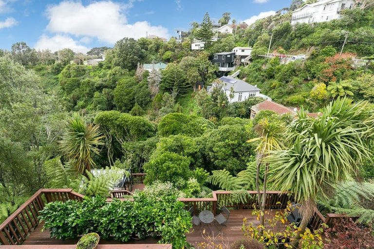 Photo of property in 105 Mortimer Terrace, Brooklyn, Wellington, 6021