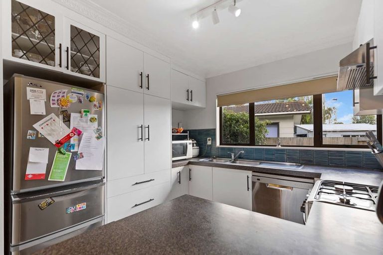 Photo of property in 63 Geraldine Crescent, Cloverlea, Palmerston North, 4412