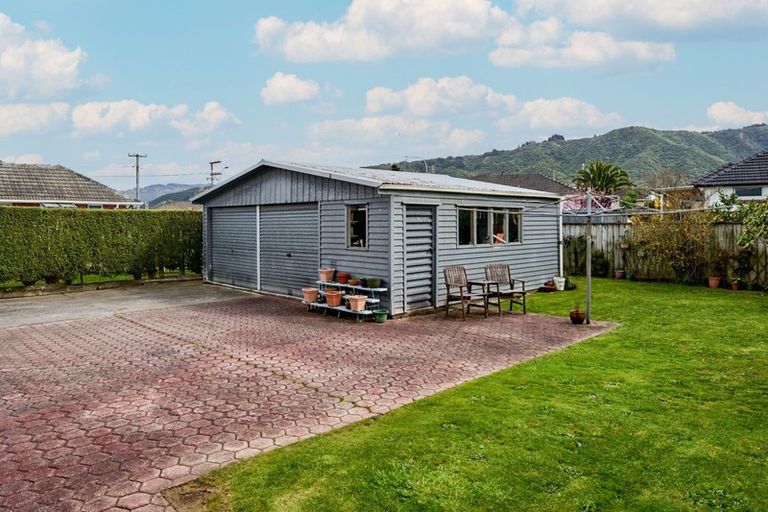Photo of property in 1 Rosina Street, Clouston Park, Upper Hutt, 5018