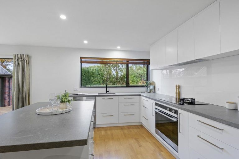 Photo of property in 86a Memorial Avenue, Ilam, Christchurch, 8053