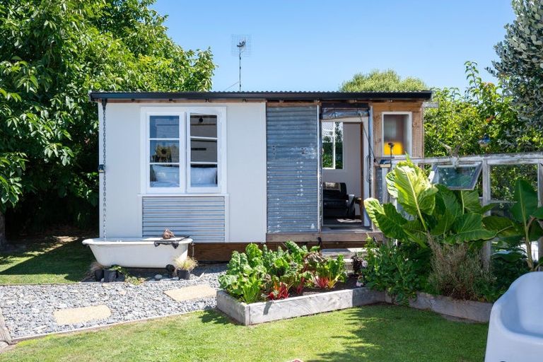 Photo of property in 21 Grove Road, Haumoana, 4102