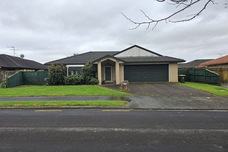 Photo of property in 3 Feeny Crescent, East Tamaki, Auckland, 2013