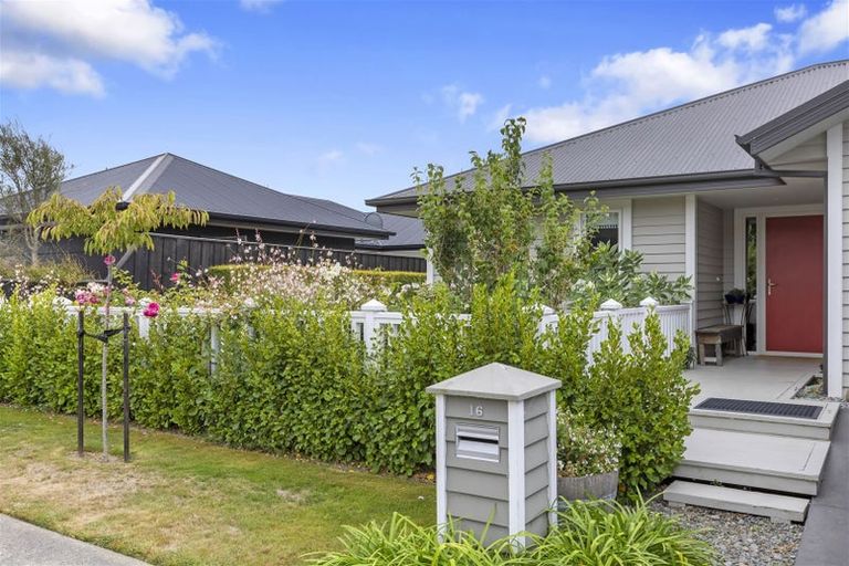 Photo of property in 16 Hakatere Road, Pegasus, 7612