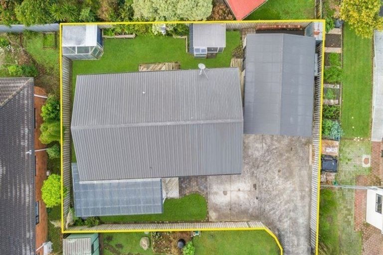 Photo of property in 2/93 Clevedon Road, Papakura, 2110