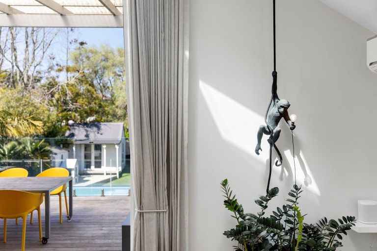 Photo of property in 6 Wainoni Avenue, Point Chevalier, Auckland, 1022