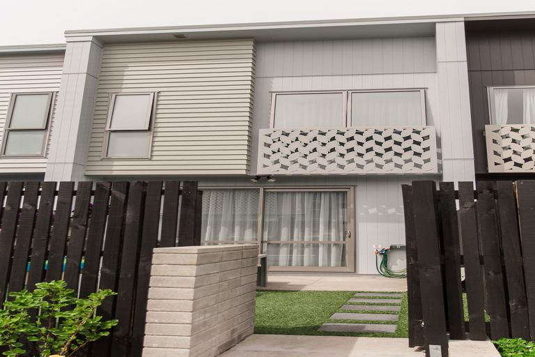 Photo of property in 22 Oioi Road, Hobsonville, Auckland, 0616