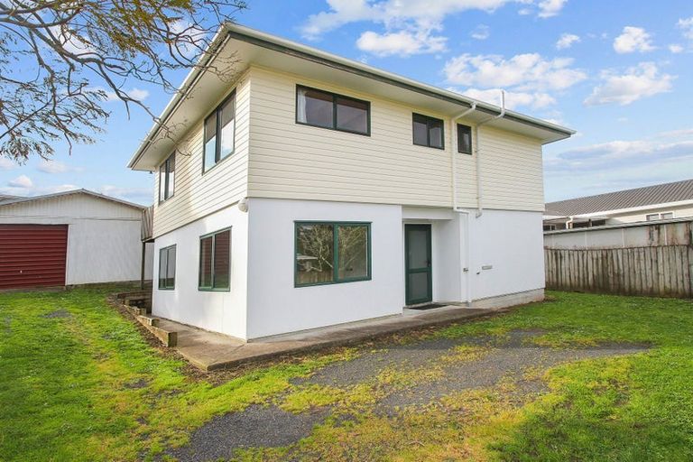 Photo of property in 33a Stevenson Road, Clarks Beach, 2122