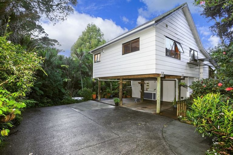 Photo of property in 1/51 Roberts Road, Glenfield, Auckland, 0629