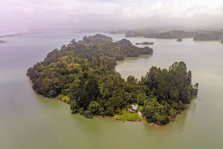 Photo of property in 1 Ohakana Island, Ohakana Island, Whakatane, 3198