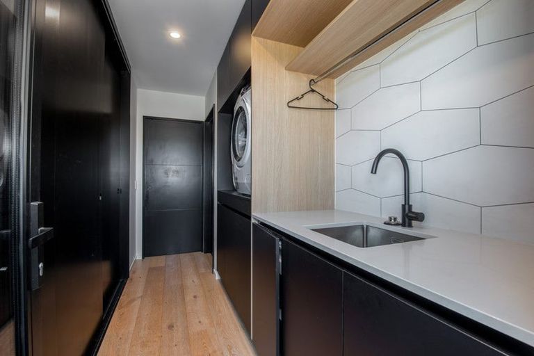 Photo of property in 87 Wingatui Road, Mosgiel, 9024