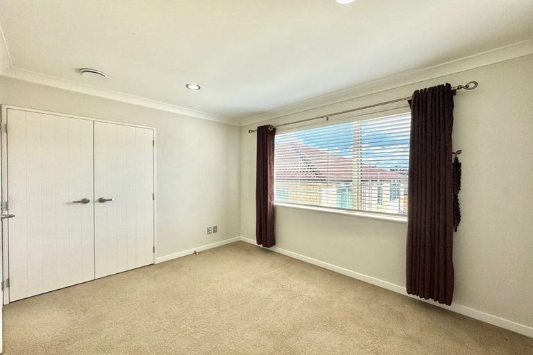 Photo of property in 10 Palazzo Close, Flat Bush, Auckland, 2019