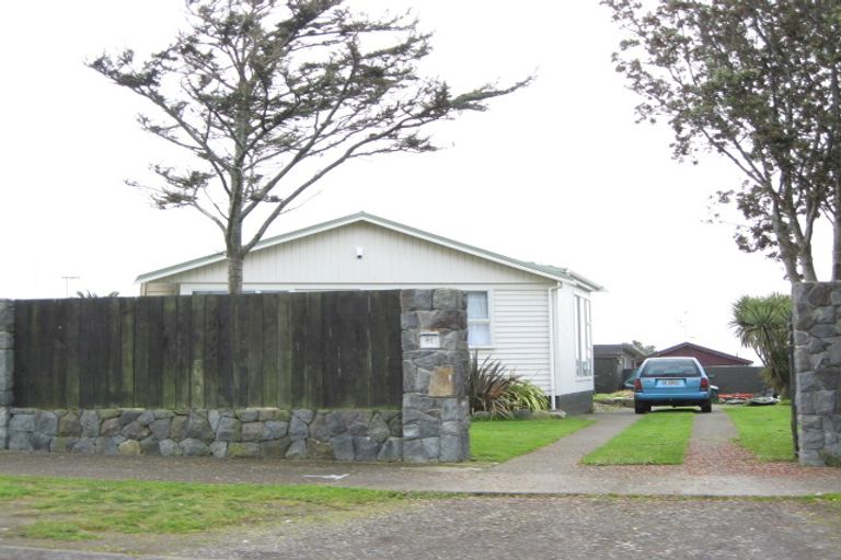 Photo of property in 40 Hume Street, Waitara, 4320