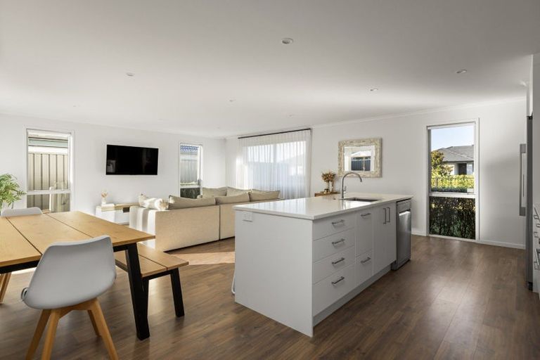 Photo of property in 4 Raynor Crescent, Pyes Pa, Tauranga, 3112