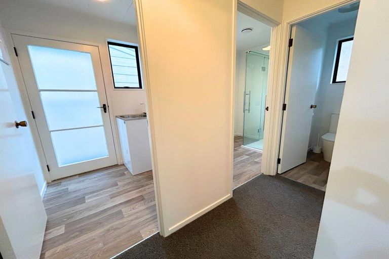 Photo of property in 2 Chablis Place, Henderson, Auckland, 0612