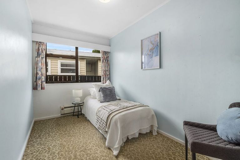 Photo of property in 11 Saint Edmund Crescent, Tawa, Wellington, 5028