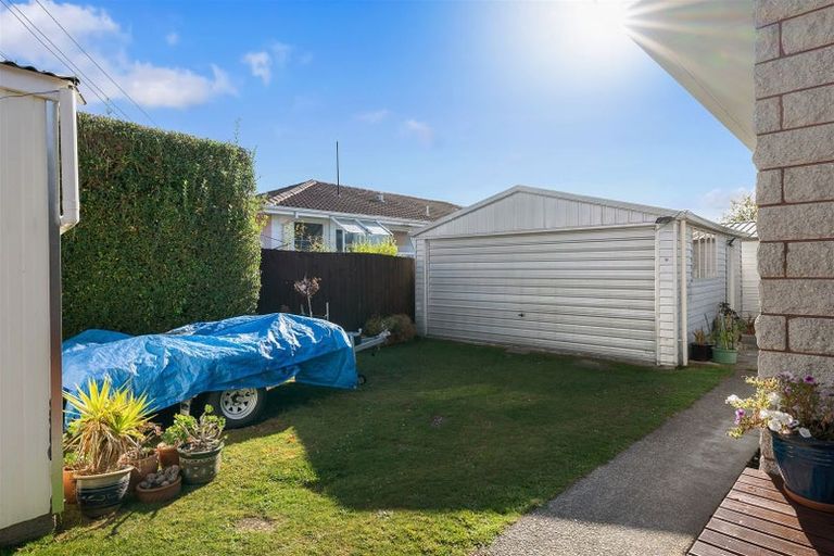 Photo of property in 2/38 Brookside Terrace, Bryndwr, Christchurch, 8053