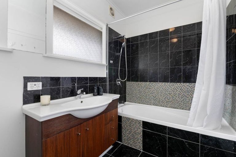 Photo of property in 31 Williamson Avenue, Belmont, Auckland, 0622