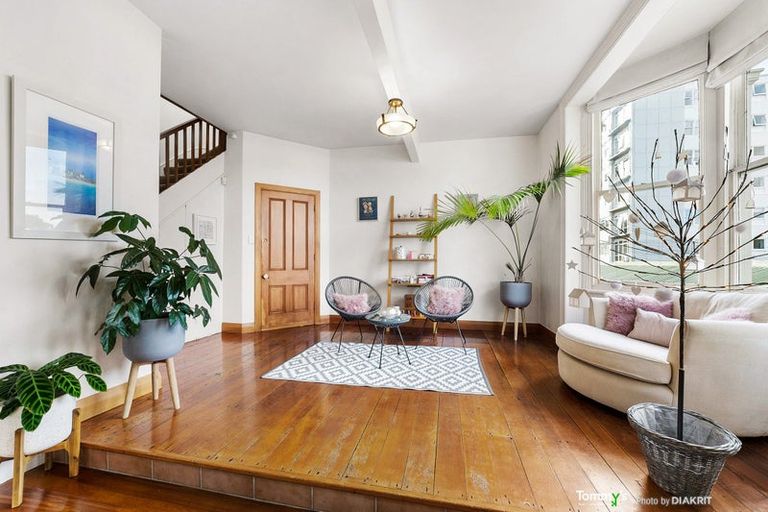 Photo of property in 3 Newman Terrace, Thorndon, Wellington, 6011