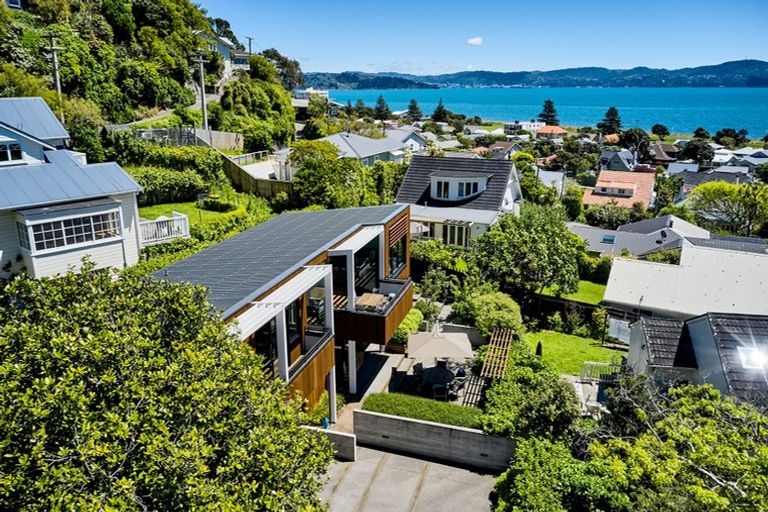 Photo of property in 4 Marama Terrace, Eastbourne, Lower Hutt, 5013