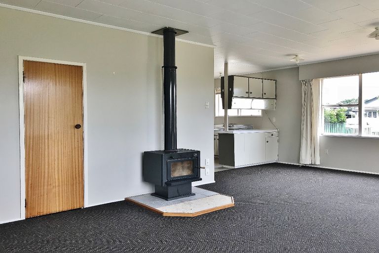 Photo of property in 17 Domain Street, Waiuku, 2123