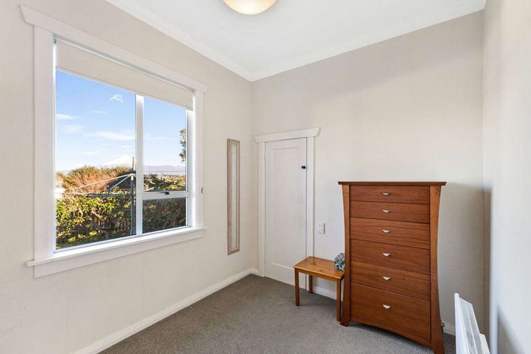 Photo of property in 9 Selwyn Street, Lower Vogeltown, New Plymouth, 4310