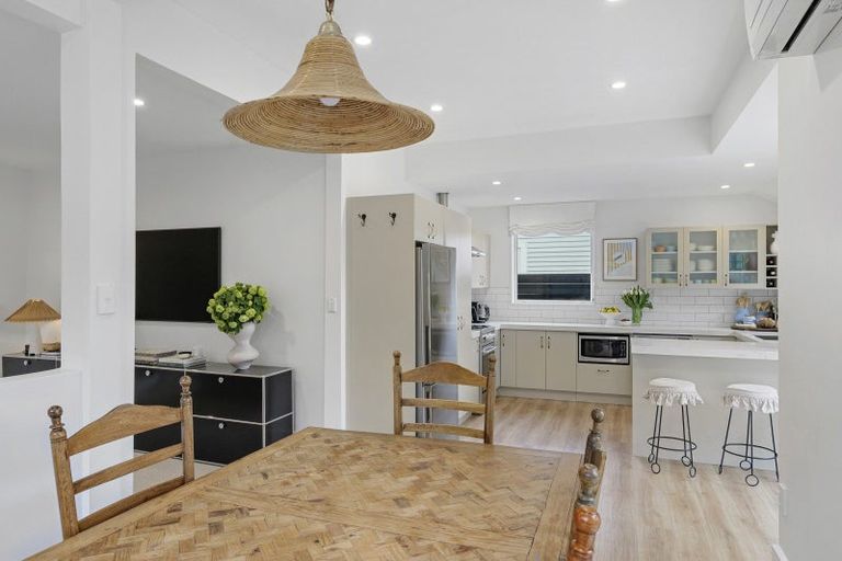 Photo of property in 17 Searells Road, Strowan, Christchurch, 8052