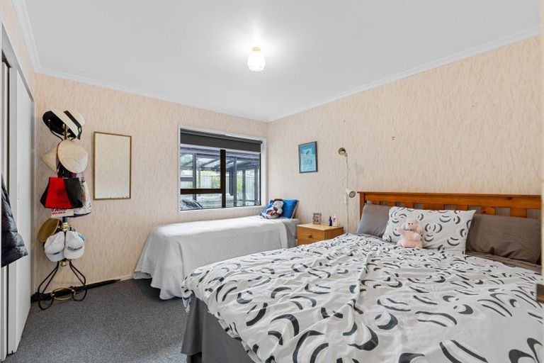 Photo of property in 1 Tern Place, Hokowhitu, Palmerston North, 4410