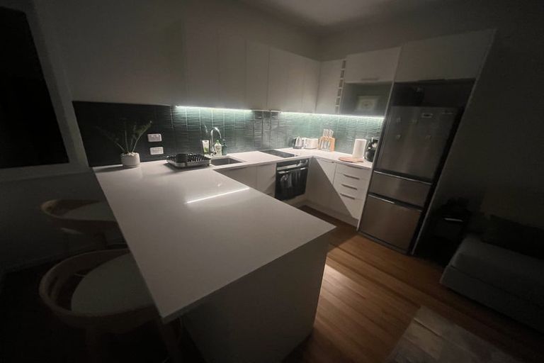 Photo of property in 37 Church Street, Northcote Point, Auckland, 0627