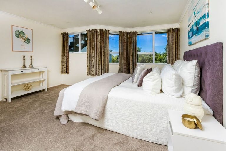 Photo of property in 70 Chivalry Road, Glenfield, Auckland, 0629