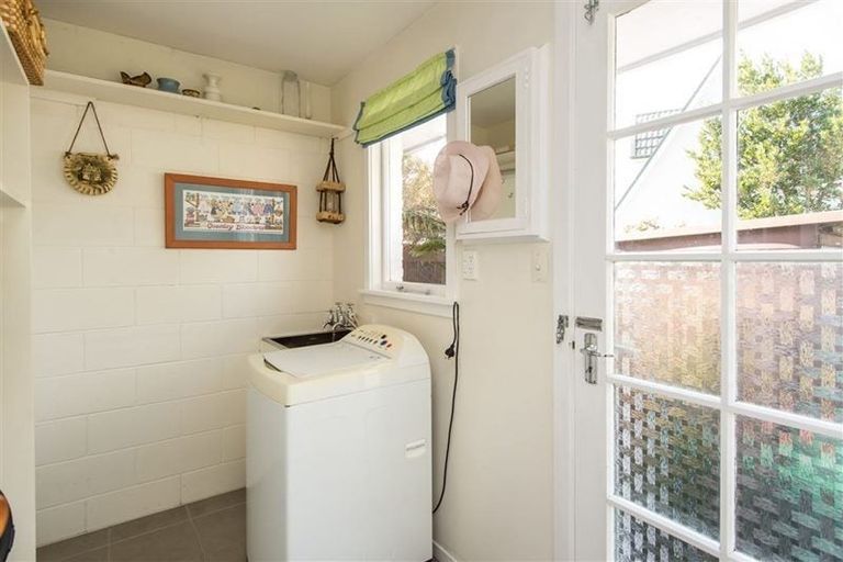 Photo of property in 2/202 Waimairi Road, Ilam, Christchurch, 8041