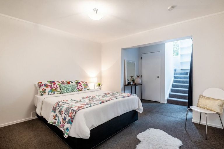 Photo of property in 1/17 Havenwood Place, Birkenhead, Auckland, 0626