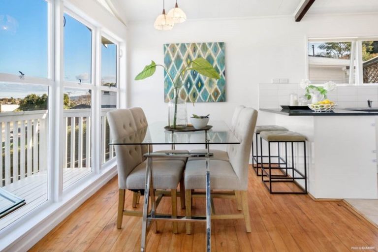 Photo of property in 19 Esmonde Road, Takapuna, Auckland, 0622