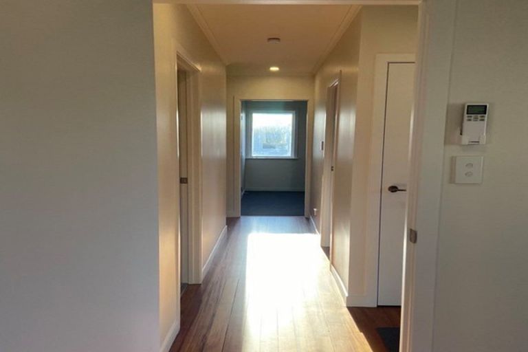 Photo of property in 3 Adriatic Avenue, Henderson, Auckland, 0612