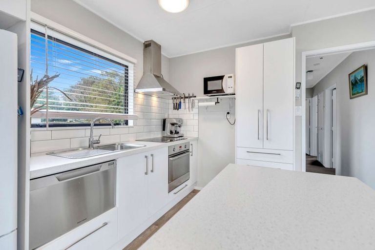 Photo of property in 8a Novelle Grove, Papamoa Beach, Papamoa, 3118