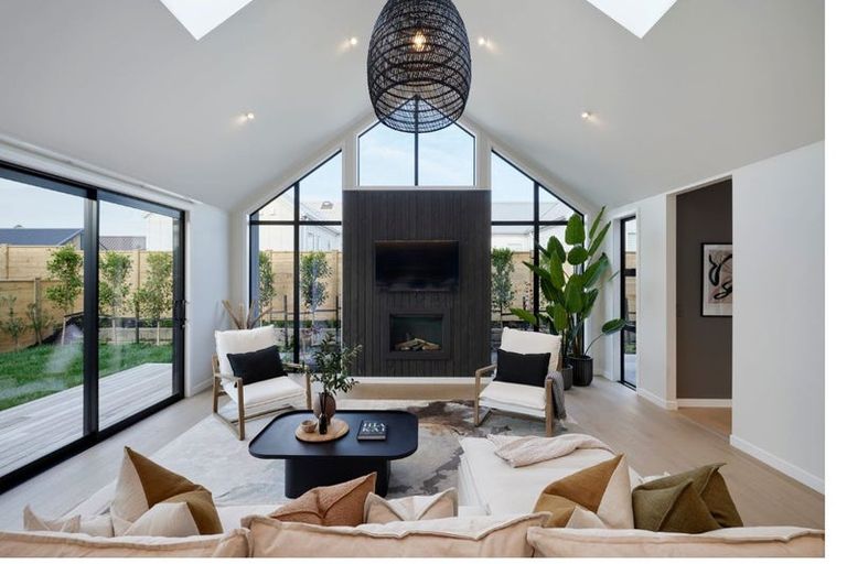 Photo of property in 2 Maeha Drive, Matakana, 0985