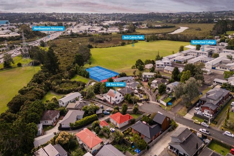 Photo of property in 38 Toru Street, Te Atatu Peninsula, Auckland, 0610