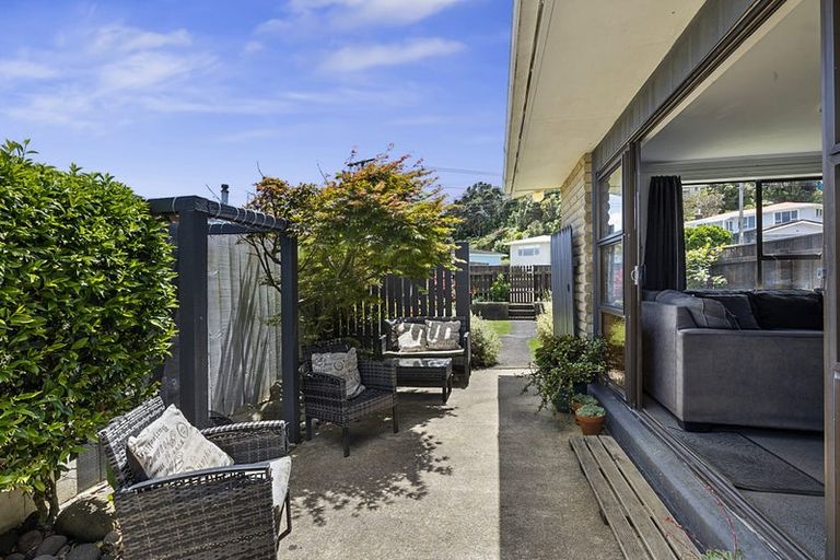 Photo of property in 32a Simons Street, Moturoa, New Plymouth, 4310