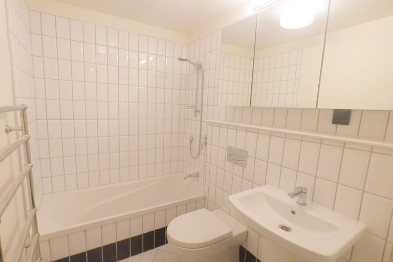 Photo of property in 104/3 Roxburgh Street, Mount Victoria, Wellington, 6011