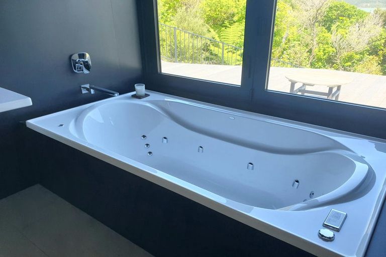 Photo of property in 90 Harbour View Road, Coromandel, 3581