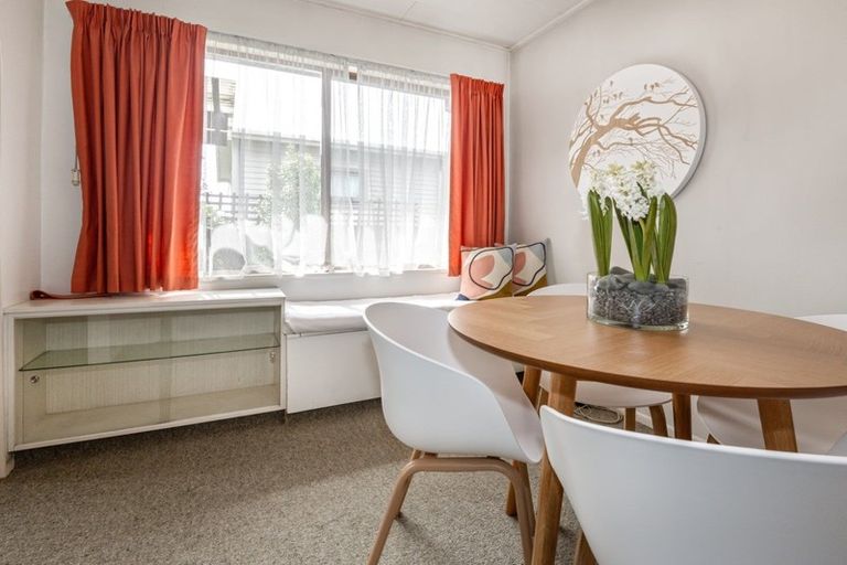 Photo of property in 2/505 Southland Road, Hastings, 4122