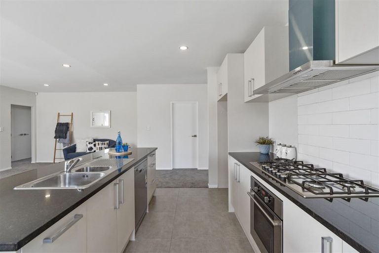 Photo of property in 23 Hollowout Street, Takanini, 2112