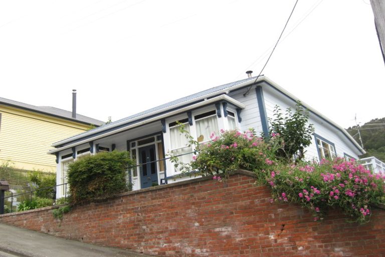 Photo of property in 84 Oxford Street, Lyttelton, 8082