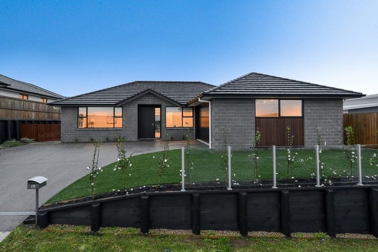 Photo of property in 19 Waireka Road, Rototuna North, Hamilton, 3210