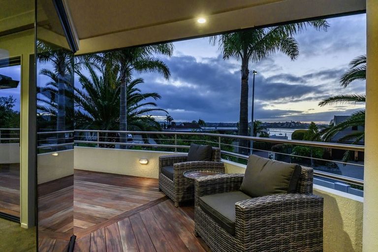 Photo of property in 12 Clyside Avenue, Half Moon Bay, Auckland, 2012